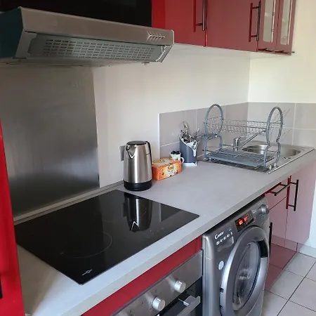 Apartment Centre Avec Belles Prestations - Entree Autonome - Internet
